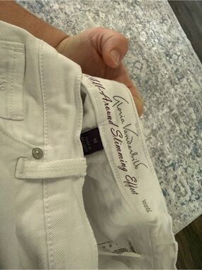 Gloria Vanderbilt White Jean Shorts - Amanda
